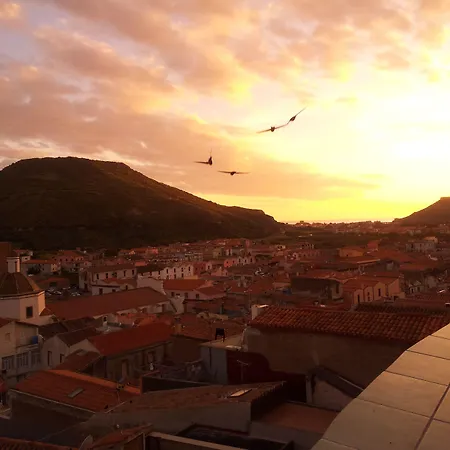 Blu לינה וארוחת בוקר בוסה